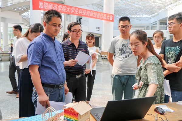 图为宣传活动现场。 记者 尹凯雯 摄